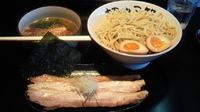 「つけ麺ちゃ-しゅー大盛旨玉入り×2。丼×2。」@麺や三笑 つばさの写真