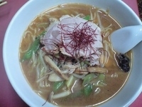 「特別土曜日拉麺 特製味噌らあめん800円」@中華めんくい亭の写真