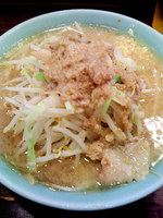 「ラーメン小ニンニクアブラ（700円）」@ラーメン二郎 池袋東口店の写真