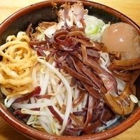 「油そば・味噌豚骨味+味玉」@パワー軒の写真