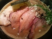 「本日限定 魚介豚骨らぁめん+チャーシュー2枚（750円+200円」@喜元門 本店の写真