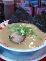 「長浜らーめん・普通（￥650）+替玉・バリカタ（￥120）」@力丸の写真