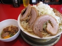 「ラーメン 700円 + 大豚 300円 + すきやき 150円」@ジャンクガレッジ 東大宮店の写真