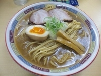 「豚骨煮干らーめん」@煮干鰮らーめん 圓の写真