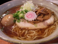「醤油ラーメン（麺大盛り）」@麺一献の写真