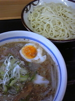 「特製もりそば（並） 750円 サービスで炒め野菜入りに。」@大勝軒 本庄店の写真