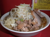 「小ラーメン（700円）ヤサイ・ニンニク」@ラーメン二郎 上野毛店の写真