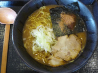 「煮干しらーめん大盛り（650円）」@北海道らぁめん 伝丸 越谷店の写真