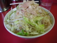 「小豚（ヤサイ、ニンニク、アブラ）+生玉」@ラーメン二郎 桜台駅前店の写真