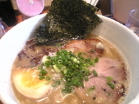 「醤油豚骨ラーメン（カタ） 680円」@豚骨らーめん いちご家の写真