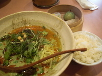 「緑坦々麺セット（点心+ドリンクバー）950円+ランチタイムサービ」@四川担々麺荘 彩たまやの写真