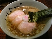 「背脂煮干し濃口醤油ラーメン にぼぶら+チャーシュー増し+味玉 9」@にぼぶらの写真