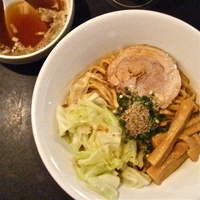 「煮干アブラそば（スープ付Ver.）￥750」@音麺酒家 楽々の写真