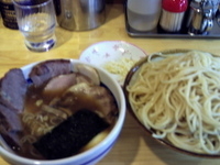 「もりチャーシュー 950円+生にんにく（無料）」@綾瀬 大勝軒の写真