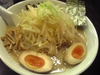 「もやし味付玉子らーめん（油多め）+チャーシュー+ライス」@らーめん 天の道の写真