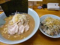 「中盛りチャーシュー麺900円+ネギチャーシュー丼200円」@らーめん家 せんだい 鶴ヶ峰本店の写真