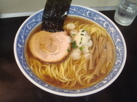 「ラーメン（700円）+大盛（100円）」@ラーメン専門 くぼ田の写真