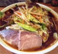 「辛辛濃菜麺（麺大盛り、野菜大盛り、小ライス）」@濃菜麺 井の庄の写真
