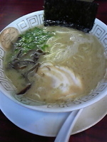 「らーめん（普通）+替え玉（バリカタ）=650円+替え玉無料券」@博多長浜らーめん 楓神の写真