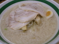 「ゆき ラーメン ばら肉+味付玉子 ￥950」@山手ラーメンの写真