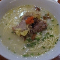 「軍鶏水炊きらーめん 700円+洗い飯（サービス）」@鳥料理 有明の写真