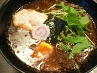 「焦がし魚介豚骨麺」@銀座 五行の写真