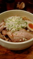 「汁なし（並）炙りチャーシュー刻みネギ  ￥800」@らーめん 破顔の写真