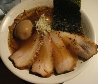 「煮豚そば（醤油）+味玉」@SOBAHOUSE金色不如帰の写真