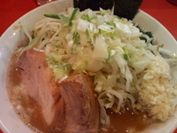 「ラーメン 豚2枚入り（ニンニクマシマシ・ネギ・アブラ）+海苔+ホ」@ちばからの写真