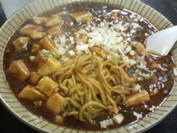 「麻婆麺（汁あり、麺多め）+サービスライス」@二代目めん家 味味の写真