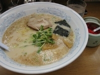 「とんこつラーメン480円」@福しん 北千住店の写真