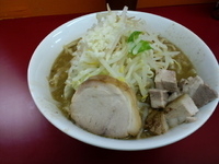 「ラーメン、ニンニク少なめ700円」@モッコリ豚の写真