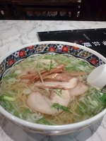 「塩ラーメン」@函館麺厨房あじさい 新千歳空港店の写真