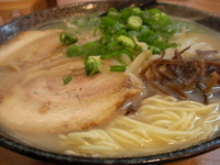 「とんこつらーめん（大盛り）」@らーめん久味の写真