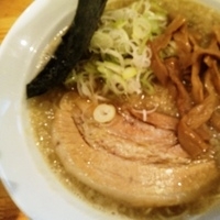 「極豚骨らーめん（700円）」@つけめん 美豚の写真