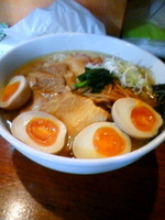 「白チャーシュー麺+ダブル+味玉2つ」@自然洞 麺舗の写真