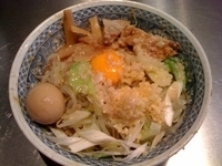 「油そば（大）ヤサイ アブラ ニンニク 950円」@らーめん大 蕨店の写真