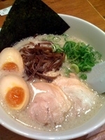 「らーめん味玉入り」@博多秀ちゃんラーメン ラーメン国技館店の写真