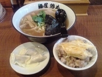 「特選醤油ラーメン（700円-100円サービス）+鯵丸セット（50」@麺屋鯵丸 志木店の写真