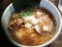 「醤油ラーメン」@秋刀魚中華そば 生粋の写真