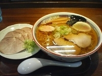 「中華そば650円 チャーシュー200円」@支那そば 伊藤の写真