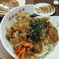 「冷やし焼肉つけ麺+餃子+ビール」@四華郷の写真