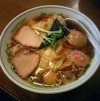 「ワンタン麺+味付け玉子」@白河手打ち中華 孫市の写真