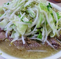 「小ブタ（麺硬め） 750円」@ラーメン二郎 京成大久保店の写真