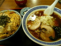 「ラーメン+かつ丼」@ハッピー食堂 中央通り店の写真