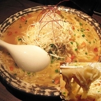 「ごち家風ペペロン麺+クーポンでウーロン茶」@手打ちラーメン創房 舌笑家の写真