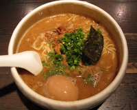 「掛け豚そば+味たまご」@俺の空 池袋店の写真