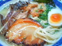 「鶏塩壱号らー麺/小ライス付+HPサービス付き（￥680）」@山勝軒の写真