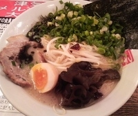 「津気とん九条ネギ盛りラーメン」@とんこつ津気屋 大宮店の写真