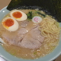 「げんこつらーめん+味玉」@めんや焔の写真